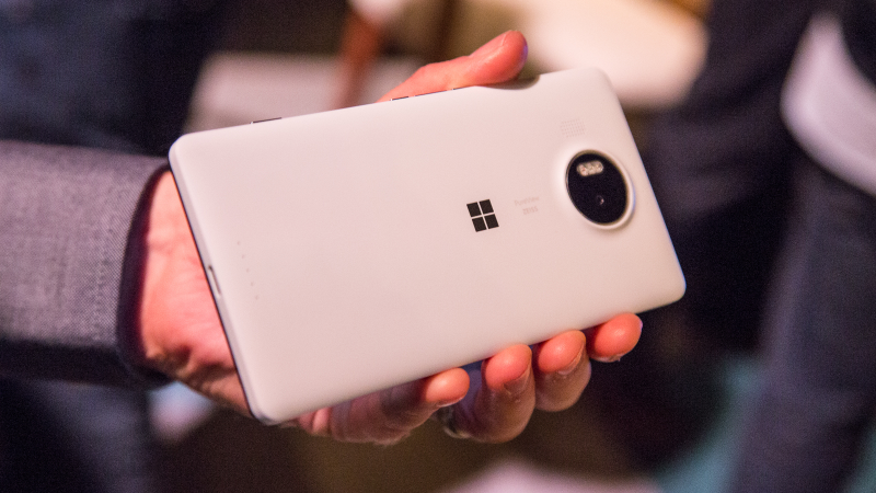 Illustration for article titled Lumia 950 and 950XL Hands-On: Hello Again, Windows Phone